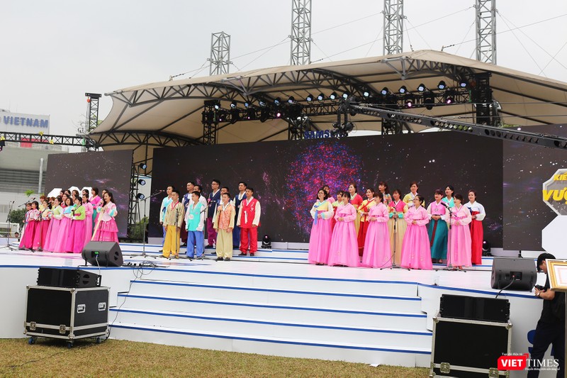 Toàn cảnh lễ kỷ niệm 10 năm Samsung Electronics phát triển vượt kỳ tích tại Việt Nam  ảnh 13