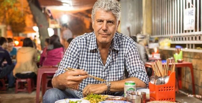 Ông Anthony Bourdain trong chương trình Part Unknown giới thiệu về ẩm thực Việt Nam Ông Anthony Bourdain trong chương trình Part Unknown giới thiệu về ẩm thực Việt Nam