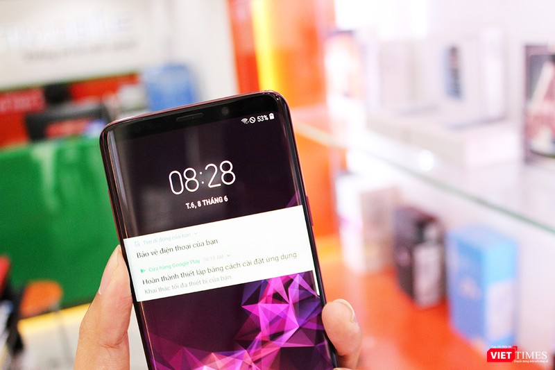 Galaxy S9 Plus có chức năng quét võng mạc và quét vân tay để nhận diện người chủ sở hữu Galaxy S9 Plus có chức năng quét võng mạc và quét vân tay để nhận diện người chủ sở hữu