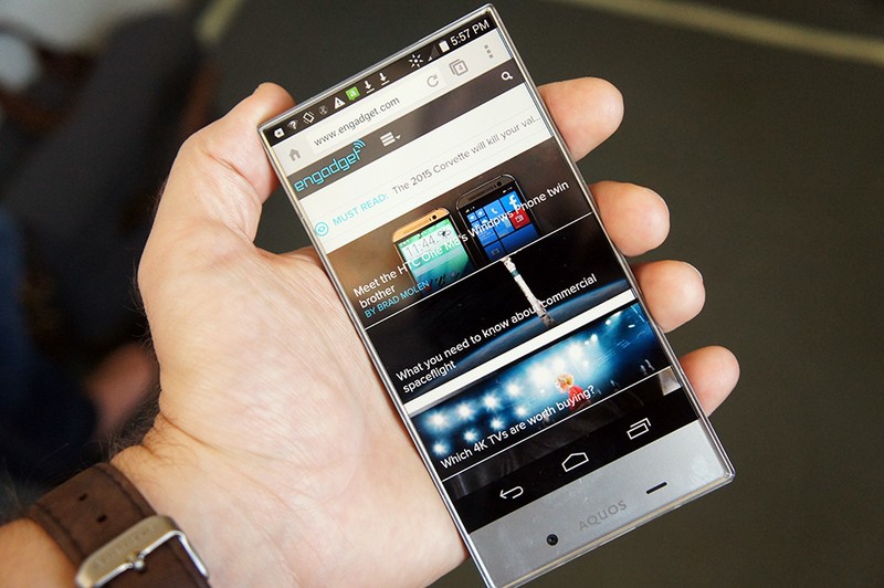 Sharp Aquos Crystal (ảnh: Engadget)