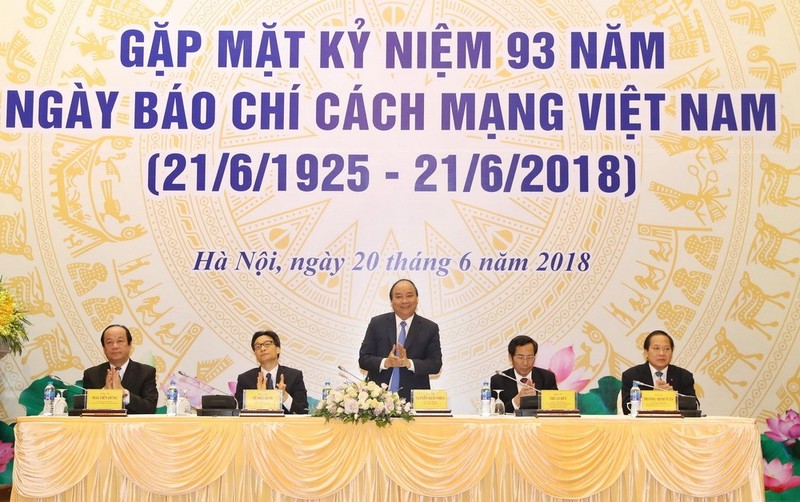 Thủ tướng Nguyễn Xuân Phúc biểu dương những thành tựu của Báo chí Cách mạng Việt Nam (ảnh: TTXVN) Thủ tướng Nguyễn Xuân Phúc biểu dương những thành tựu của Báo chí Cách mạng Việt Nam (ảnh: TTXVN)