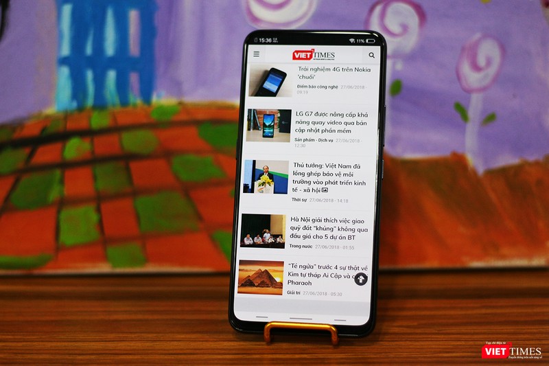 Nhìn chung, ngoài cơ cấu camera "ngoi lên ngụp xuống" thì Vivo Nex A cũng không có gì đặc biệt. Vivo cũng chưa tận dụng được lợi thế của màn hình tràn viền bởi khi duyệt bằng Chrome máy vẫn tạo ra hai viền đen khá dày. Sản phẩm hiện đang được bán tại XTMobile với giá 15,9 triệu đồng. Nhìn chung, ngoài cơ cấu camera "ngoi lên ngụp xuống" thì Vivo Nex A cũng không có gì đặc biệt. Vivo cũng chưa tận dụng được lợi thế của màn hình tràn viền bởi khi duyệt bằng Chrome máy vẫn tạo ra hai viền đen khá dày. Sản phẩm hiện đang được bán tại XTMobile với giá 15,9 triệu đồng.