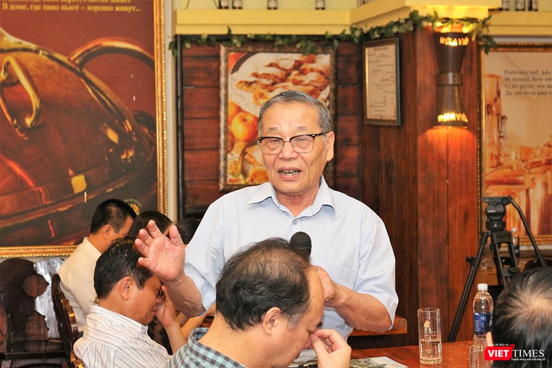 Ông Nguyễn Lương Phán, Phó tổng biên tập báo Dân Trí, Ủy viên thường vụ VDCA phát biểu về giải thưởng Vietnam Digital Awards 2018