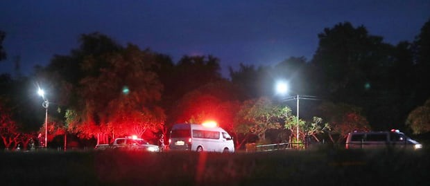 Xe cấp cứu tại sân đỗ trực thăng