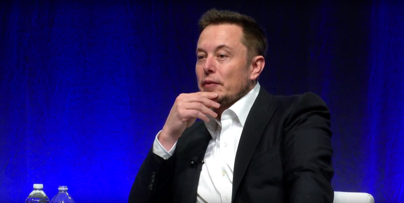 Tỷ phú Elon Musk, ông là CEO của hàng loạt công ty công nghệ như Tesla, SpaceX, Boring (ảnh: Electrek)