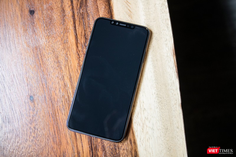 Theo những tin đồn từ trước đến nay thì iPhone X Plus sẽ có màn hình 6,5 inch. Nếu so với chiếc Galaxy Note 9 vừa ra mắt hôm 9/8 thì iPhone X Plus có màn hình lớn hơn (6,5 inch so với 6,4 inch)