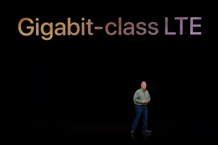Apple giới thiệu khả năng hỗ trợ tốc độ Gigabit LTE của iPhone Xs, nhưng các đối thủ Android đã có từ cách đây 1 năm (ảnh: CNET)