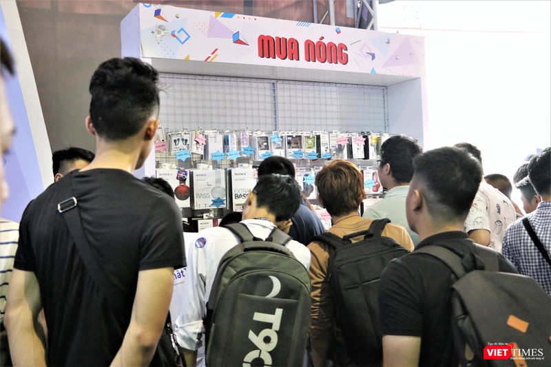 Quầy bán các sản phẩm giảm giá lên đến 40%