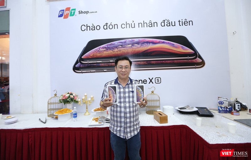 Những khách hàng nhận máy đầu tiên tại TP.HCM Những khách hàng nhận máy đầu tiên tại TP.HCM