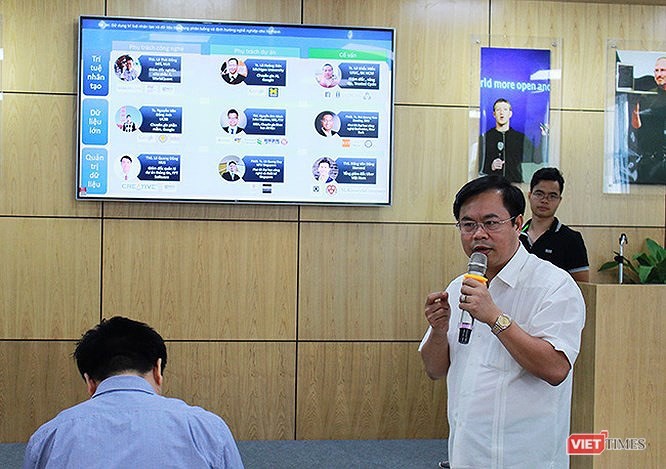 Ông Vương Quốc Thắng, Giám đốc Trung tâm Chuyển giao Tri thức và Hỗ trợ Khởi nghiệp - ĐHQGHN Ông Vương Quốc Thắng, Giám đốc Trung tâm Chuyển giao Tri thức và Hỗ trợ Khởi nghiệp - ĐHQGHN