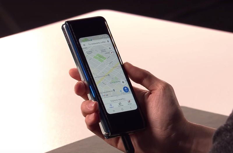 Điện thoại 2.000 USD Galaxy Fold của Samsung có một lỗ hổng kỳ quặc