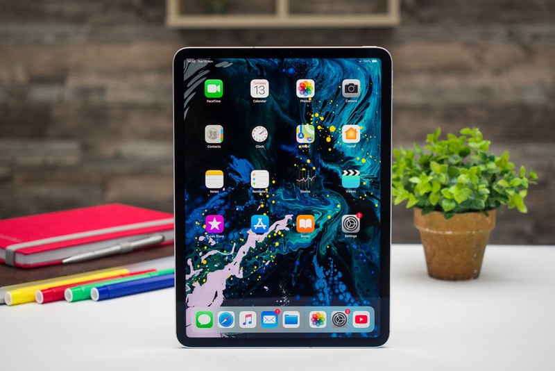 iPad tốt hơn là một chiếc điện thoại gập đôi được mở ra (ảnh: Phone Arena)