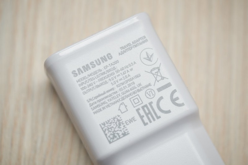 Củ sạc nhanh đi kèm điện thoại Galaxy S10+ (ảnh: Phone Arena)