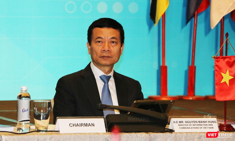 Bộ trưởng Bộ Thông tin và Truyền thông Nguyễn Mạnh Hùng tại Hội thảo