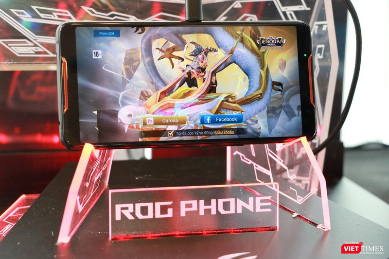 Dòng điện thoại chuyên dành để chơi game ROG Phone