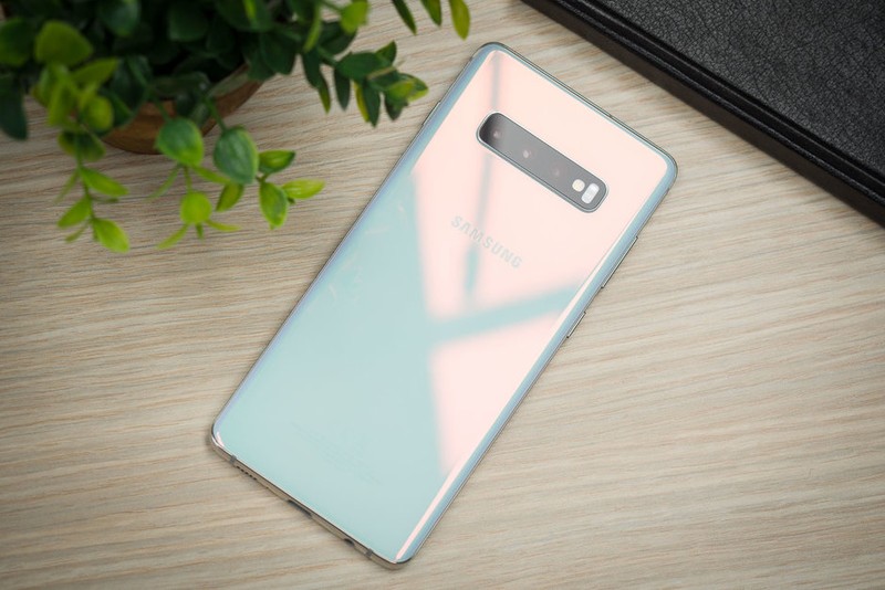 Galaxy S10+ (ảnh: Phone Arena)
