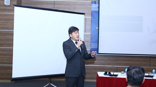 ông Donny Chong, Giám đốc sản phẩm Nexusguard giới thiệu các giải pháp chống tin tặc tấn công