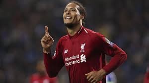 Trung vệ Van Dijk được danh hiệu kép khi được cả BTC Premier League lẫn Hiệp hội cầu thủ (PFA) bầu là cầu thủ hay nhất Ngoại hạng Anh mùa này