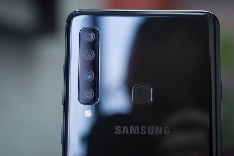 Galaxy Note 10 sẽ có cụm 3 camera nằm dọc giống như Galaxy A9 (ảnh Phone Arena) Galaxy Note 10 sẽ có cụm 3 camera nằm dọc giống như Galaxy A9 (ảnh Phone Arena)