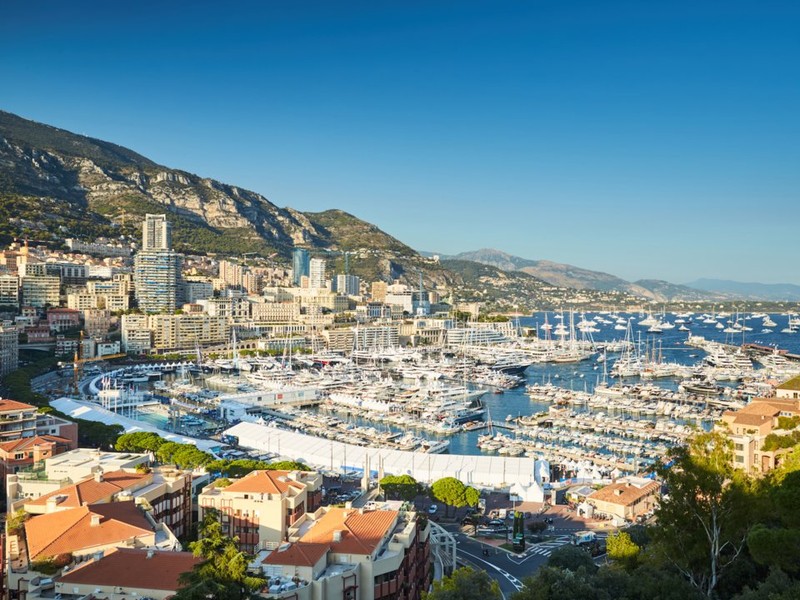Monaco là nơi cư ngụ của khoảng 12.261 triệu phú tập trung trong phạm vi chưa đầy một dặm vuông.