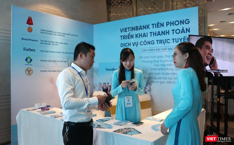 Gian hàng giới thiệu giải pháp của VietinBank