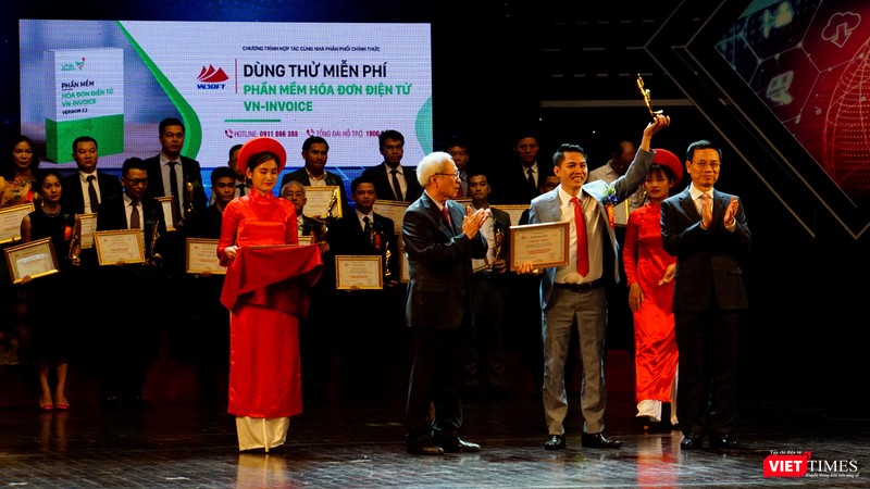 Tổng Giám đốc MISA: “Giải thưởng Chuyển đổi số Việt Nam 2019 có ý nghĩa đặc biệt trong cuộc cách mạng 4.0 tại Việt Nam“ ảnh 2 Giải thưởng Chuyển đổi số Việt Nam cổ vũ ứng dụng công nghệ để chuyển đổi số mạnh mẽ