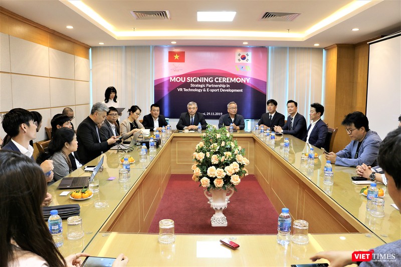 Các thành viên VDCA và VRCIA tại buổi làm việc