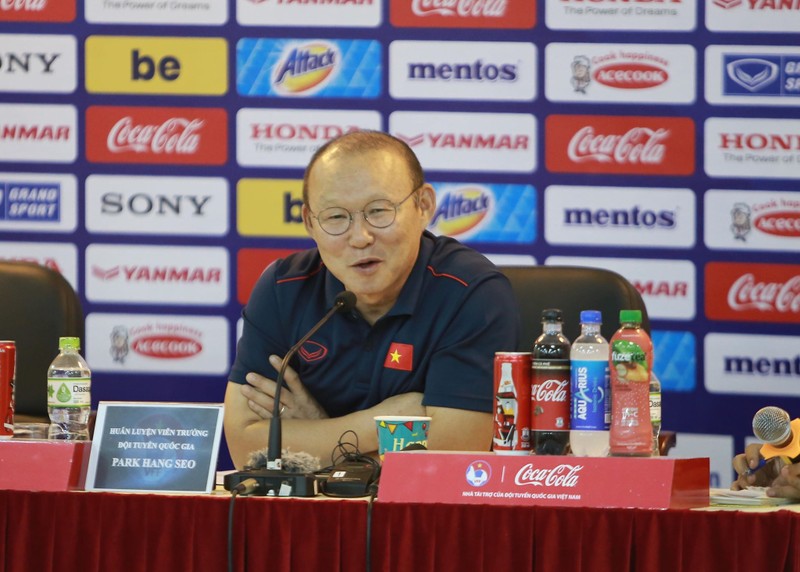 HLV Park Hang-seo tiết lộ bất ngờ về chấn thương của Quang Hải trong buổi họp báo sau trận đấu U22 Việt Nam gặp U22 Thái Lan