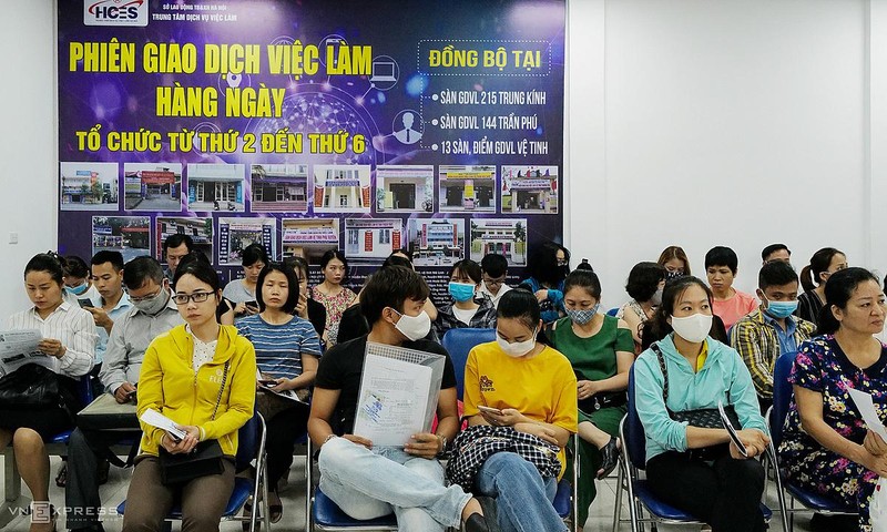 Nhiều người trẻ tuổi tốt nghiệp Đại học nhưng không tìm được việc làm (ảnh: VnExpress)