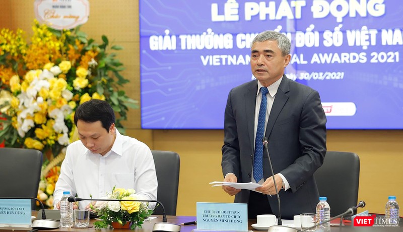 ông Nguyễn Minh Hồng - Chủ tịch Hội Truyền thông số Việt Nam, Trưởng ban Tổ chức Giải thưởng VDA 2021 phát biểu tại lễ phát động Giải thưởng tại Hà Nội ngày 30/3/2021