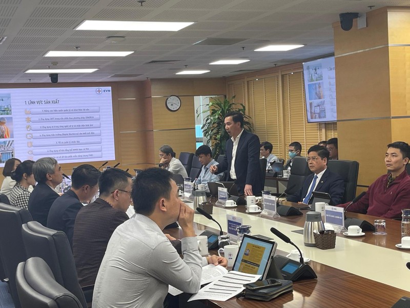 Đại điện EVN phát biểu tại buổi làm việc Đại điện EVN phát biểu tại buổi làm việc