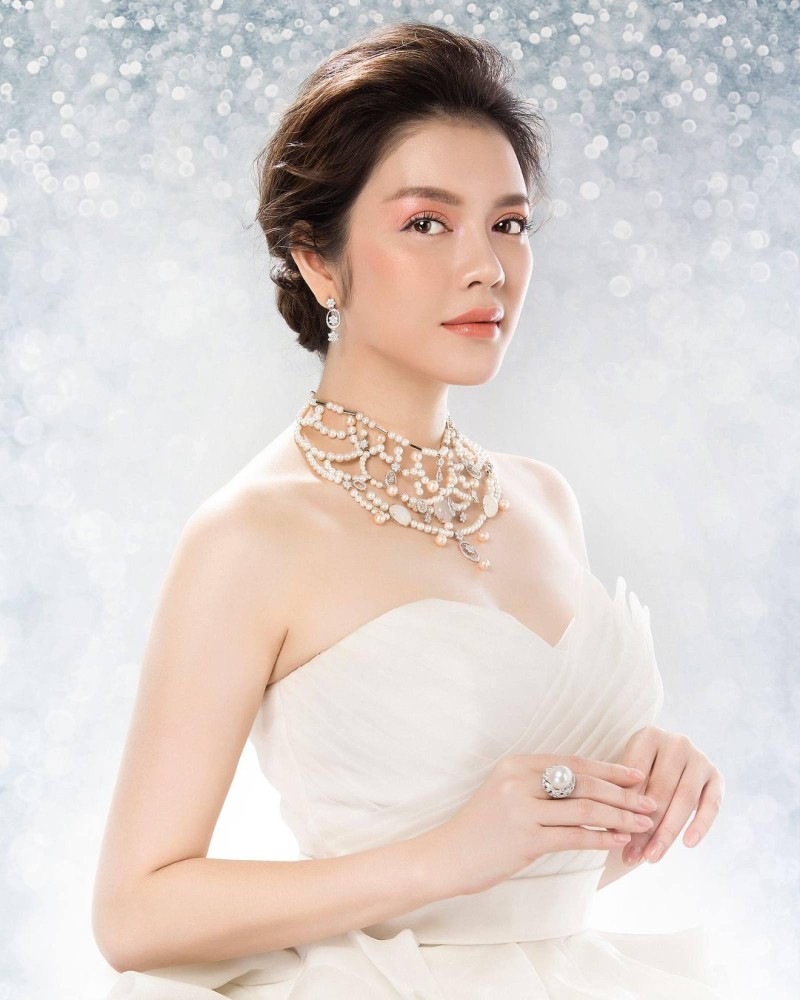 Lý Nhã Kỳ yêu thích kim cương. Ảnh: @ lynhaky_artist / Instagram