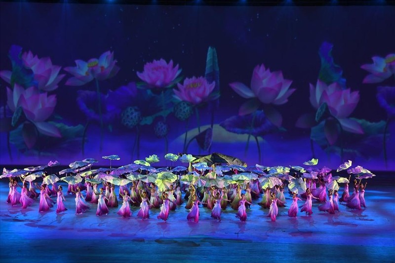 Tiết mục biểu diễn đêm tổng duyệt (ảnh: báo Lao động)