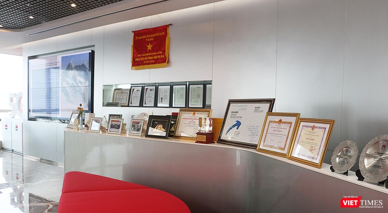 Bằng khen và các giải thưởng mà Huawei đã nhận được trong 24 năm hoạt động tại Việt Nam