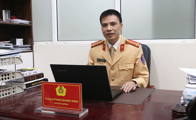 Trung tá Phạm Quang Minh – Phó Đội trưởng Đội Chỉ huy giao thông và Đội điều khiển đèn tín hiệu giao thông Trung tá Phạm Quang Minh – Phó Đội trưởng Đội Chỉ huy giao thông và Đội điều khiển đèn tín hiệu giao thông