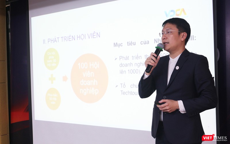 Ông Vũ Kiêm Văn - Phó Chủ tịch kiêm Tổng thư ký VDCA báo cáo hoạt động năm 2022 và nhiệm vụ trọng tâm năm 2023