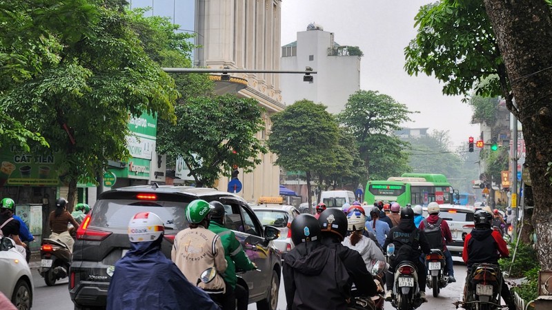Hướng di chuyển từ Nguyễn Thái Học đi Phan Bội Châu và Lê Duẩn