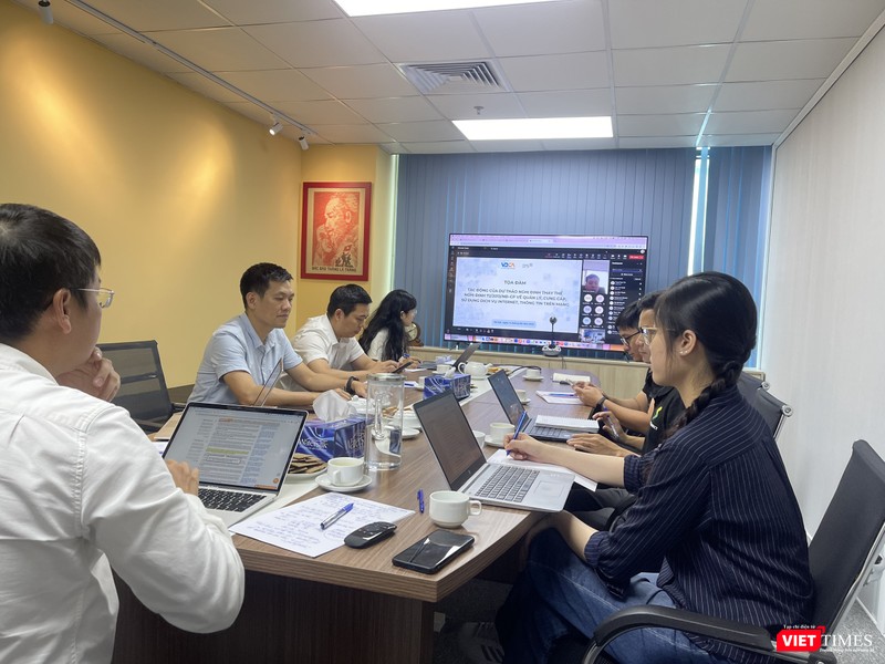 vt_gop y du thao Internet.jpg