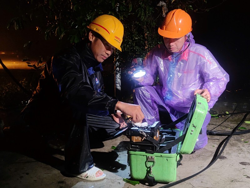 Ung cuu thong tin.jpg