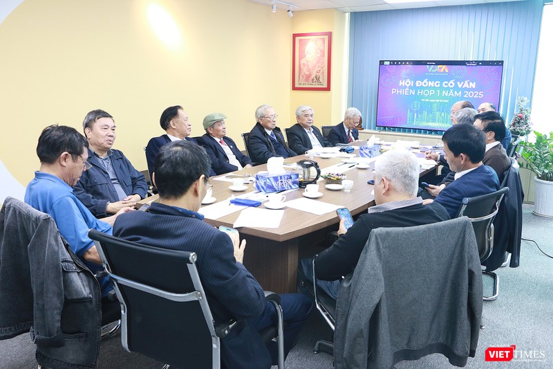 vt_toan canh hoi dong co van.jpg