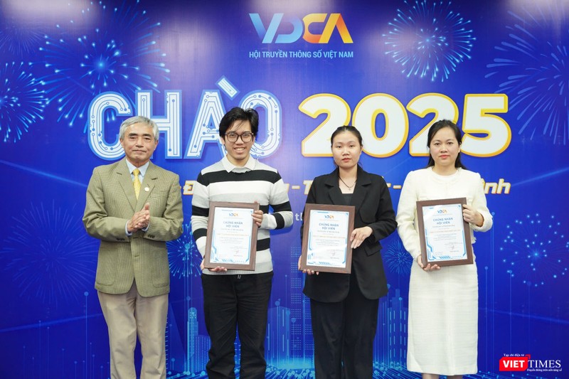 vt_ket nap hoi vien moi.jpg