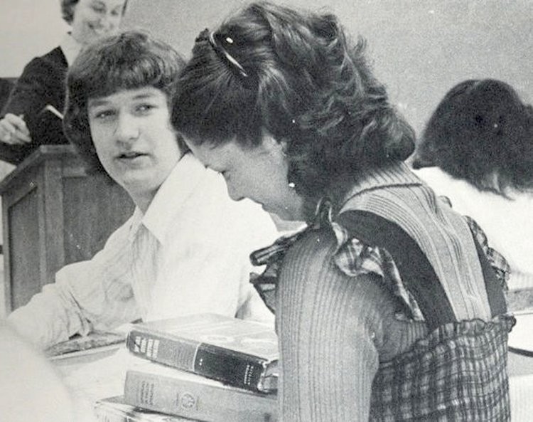 Niên giám trường phổ thông Robertsdale (Ảnh AL.com)