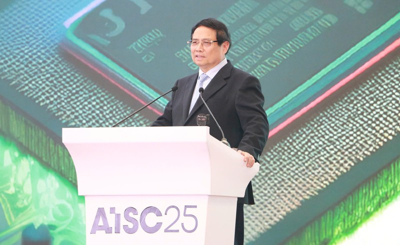 Thủ tướng Phạm Minh Chính mong muốn các đối tác quốc tế hỗ trợ Việt Nam về công nghệ, tài chính, phát triển hệ sinh thái AI, bán dẫn. Ảnh: Đăng Khoa