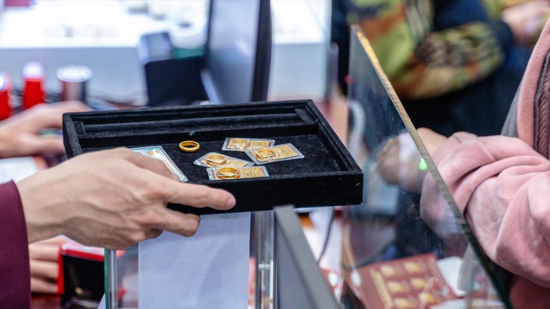 Giá vàng trong nước và thế giới giảm sâu