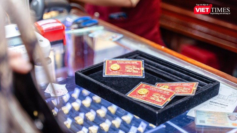 Giá vàng thế giới giảm 900.000 đồng/lượng.