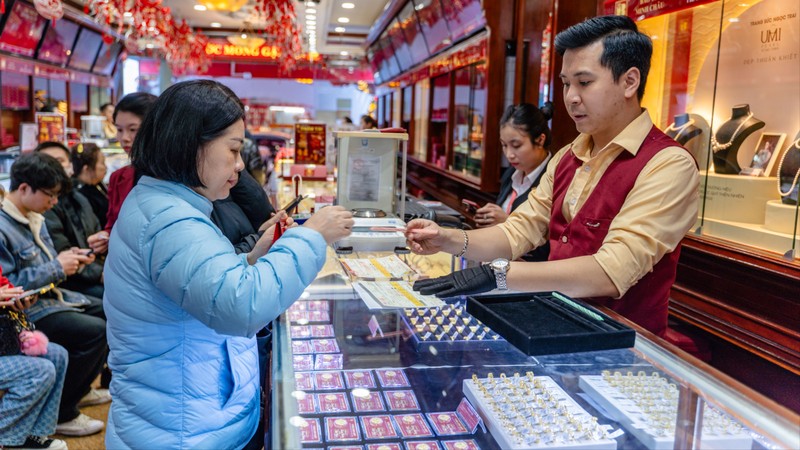 Giá vàng trong nước giảm cùng xu hướng với giá vàng thế giới. Ảnh minh họa.