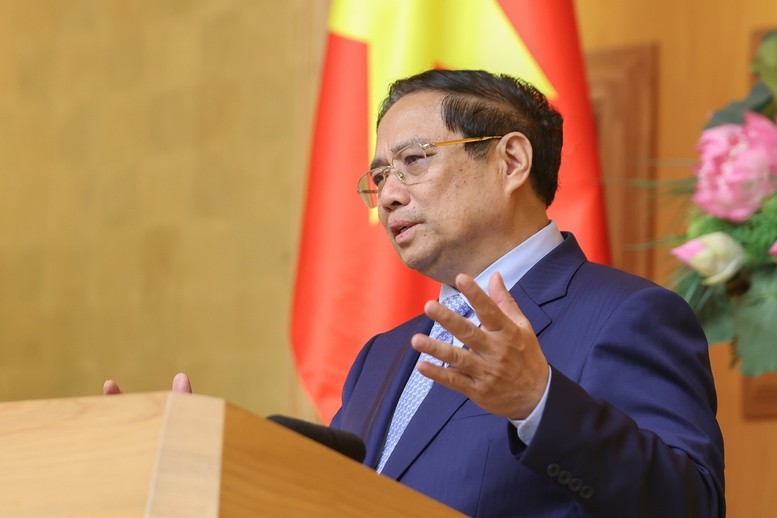 Thủ tướng dành thời gian chia sẻ với các đại biểu về những mục tiêu, định hướng, tầm nhìn, chiến lược, các thành tựu quan trọng, toàn diện đã đạt được, các hành động, nhiệm vụ, giải pháp lớn, trọng tâm mà Việt Nam đang tiếp tục triển khai. Ảnh: VGP/Nhật Bắc