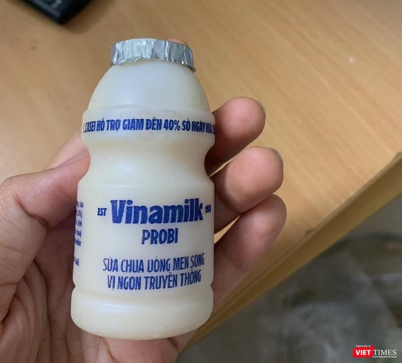 Trên bao bì sản phẩm có ghi hỗ trợ “giảm đến 40% số ngày mắc cảm cúm". Ảnh: Thu Thủy.