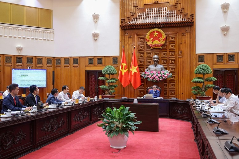 Thủ tướng yêu cầu các bộ, ngành, cơ quan, địa phương tiếp tục đồng hành cùng các doanh nghiệp nói chung, trong đó có CT Group.Ảnh: VGP/Nhật Bắc