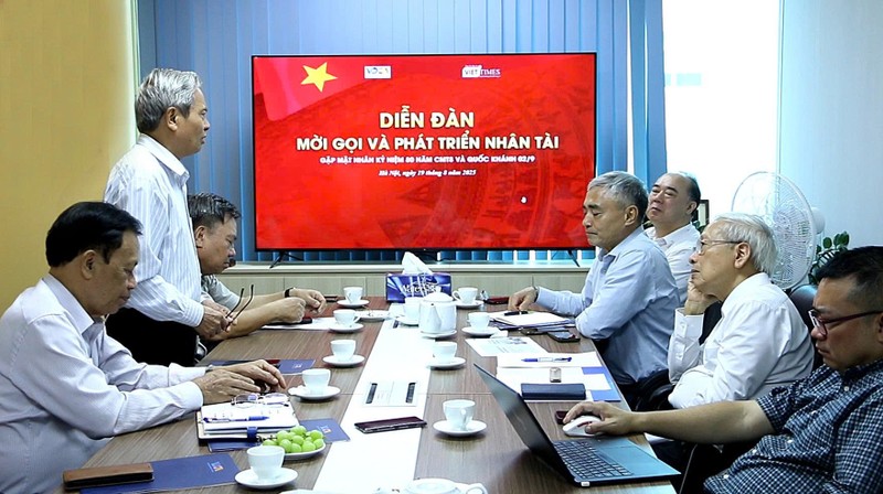 Diễn đàn Mời gọi và phát triển nhân tài